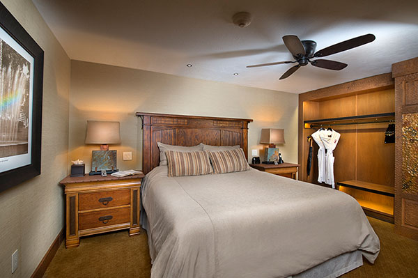 Guest bedroom at the Presidential Suite at The Keeter Center